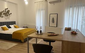 Aris Central&Cozy Studios